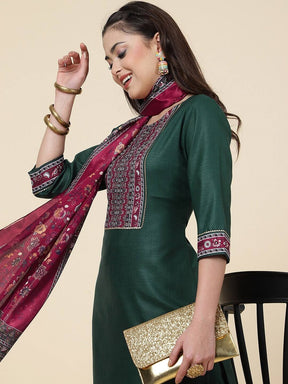 Women Straight Kurta Set With Pant And Dupata dark Green